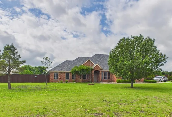 $650,000 | 5640 Jennifer Lane, Midlothian, TX 76065