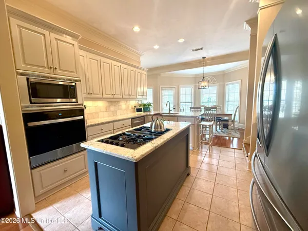 $379,900 | 563 Eastside Cove, Brandon, MS 39047