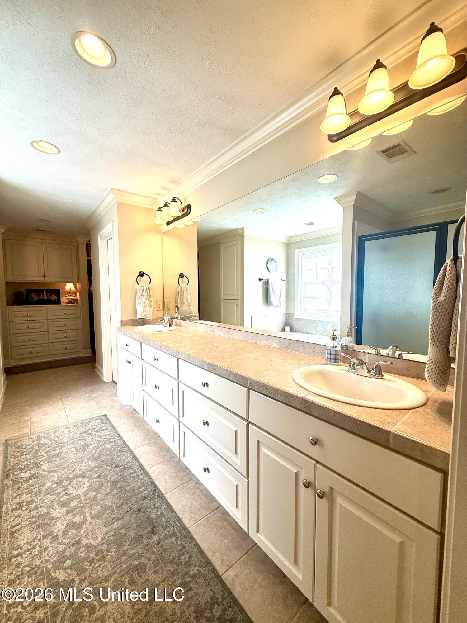 563 Eastside Cove Brandon, MS 39047 - Photo 28 of 57 Photo Mar 24 2026, 3 06 30 PM