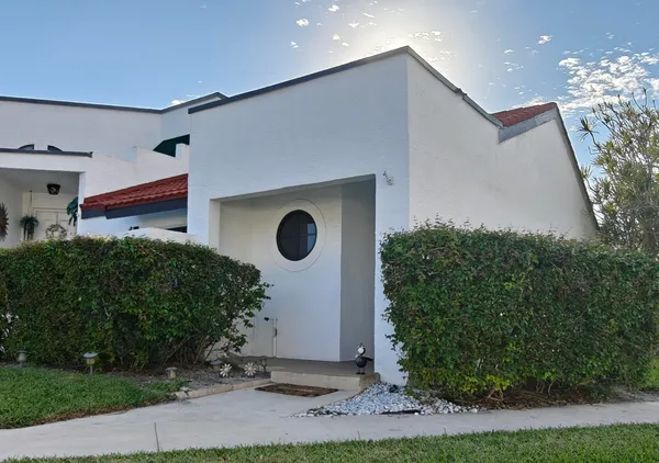 $2,300 | 385 Northwest 36th Avenue, Deerfield Beach, FL 33442