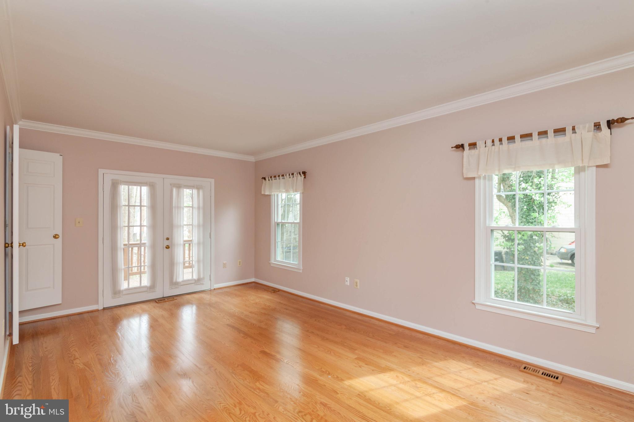 7703 Modisto Lane Springfield, VA 22153 - Photo 9 of 40 Gallery Image 9