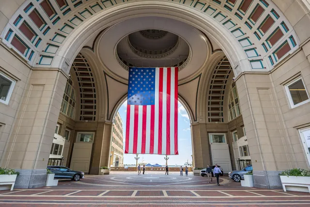 $8,995,000 | 10 Rowes Wharf, Unit PH4, Boston, MA 02110