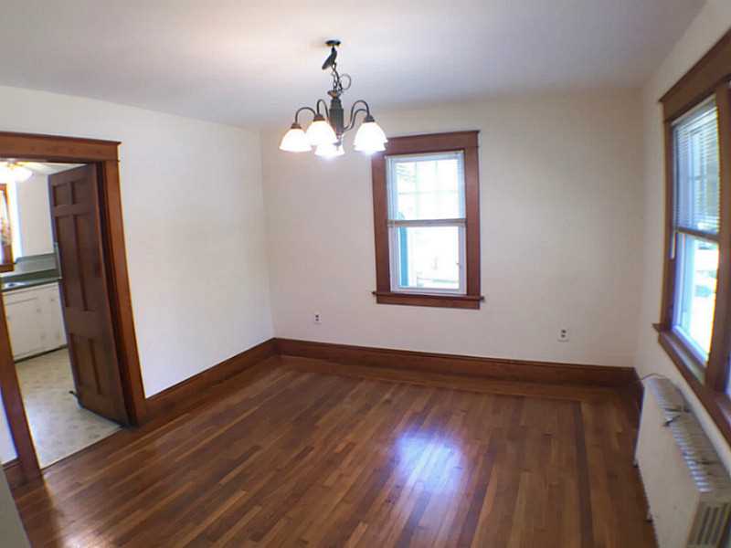 7 Rowland Road Newport, RI 02840 - Photo 8 of 19 Dining Room.