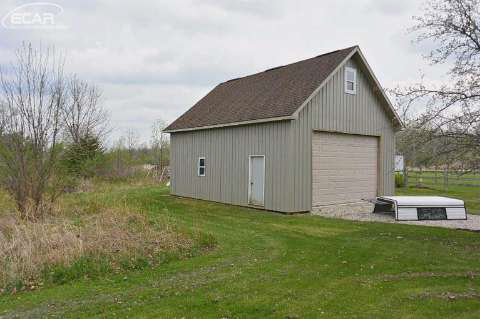 5366 Duffield Road Flushing, MI 48433 - Photo 6 of 8 20437056-5.JPG