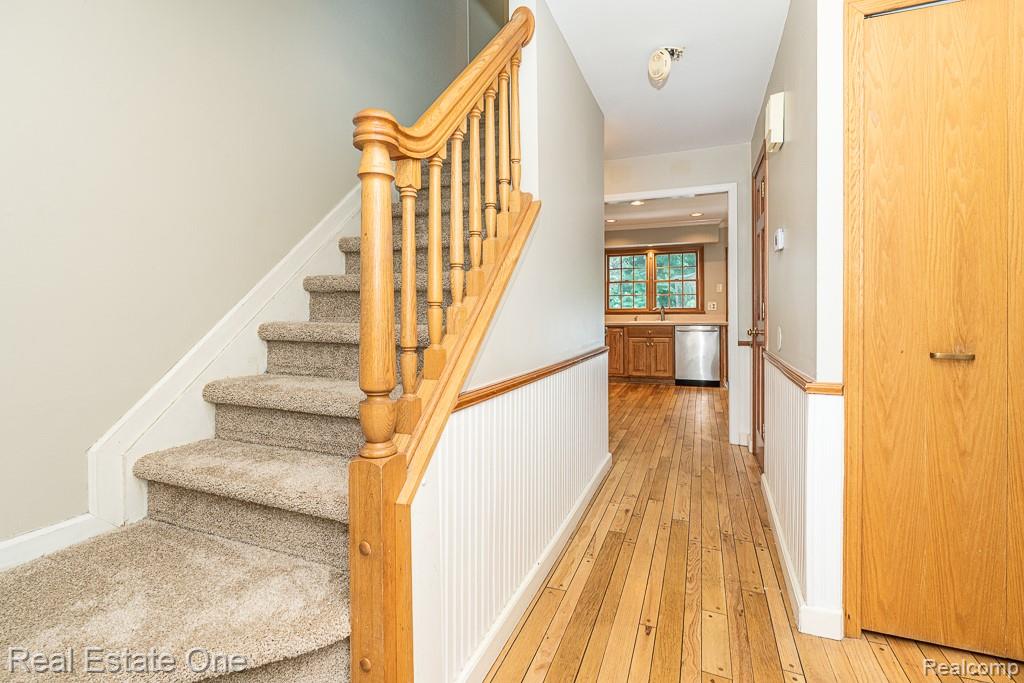 1377 Barneswood Lane Rochester, MI 48306 - Photo 24 of 39 1377 Barneswood_MLS-035.jpg