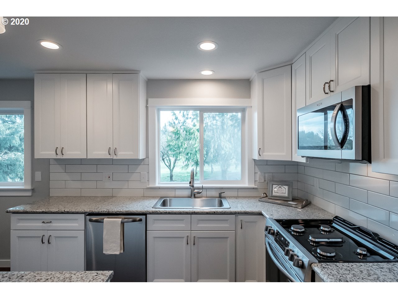 15337 South Maplelane Road Oregon City, OR 97045 - Photo 11 of 32 Gallery Image 11