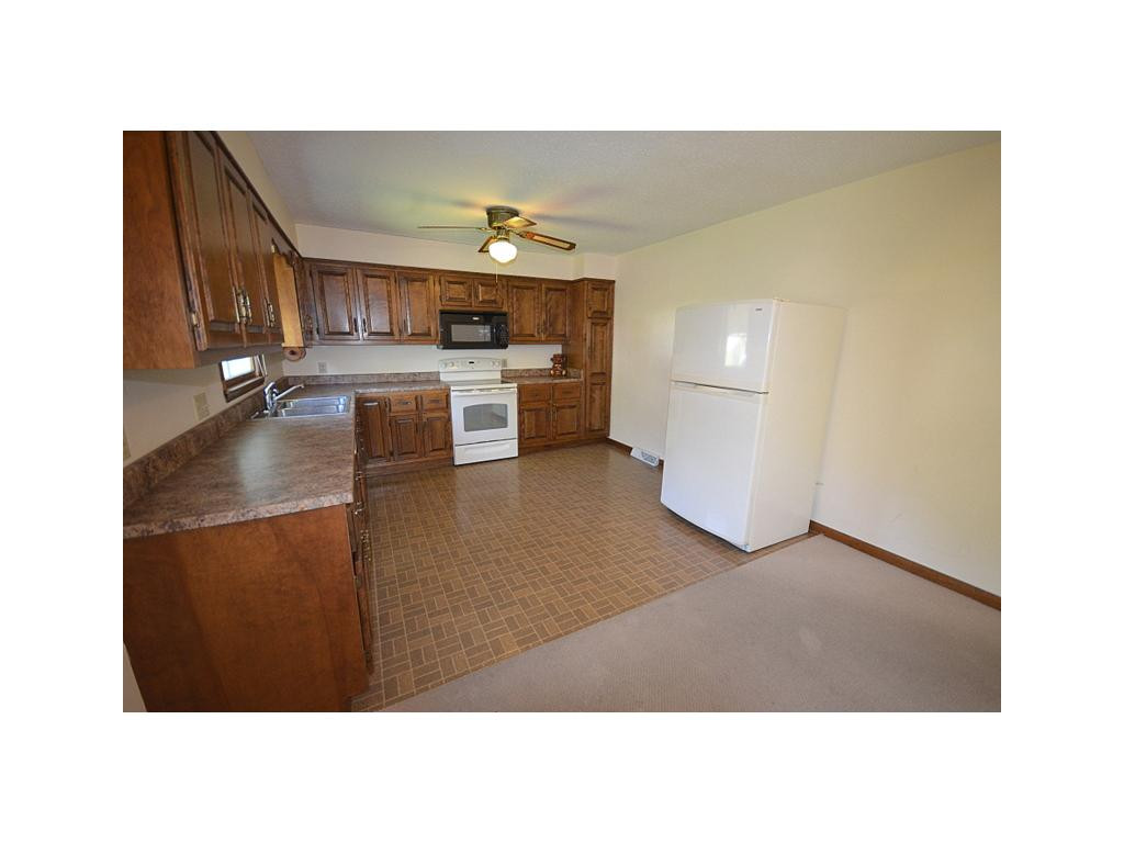 141 River Road Bluff City, TN 37618 - Photo 4 of 24 KitchenDining Combo