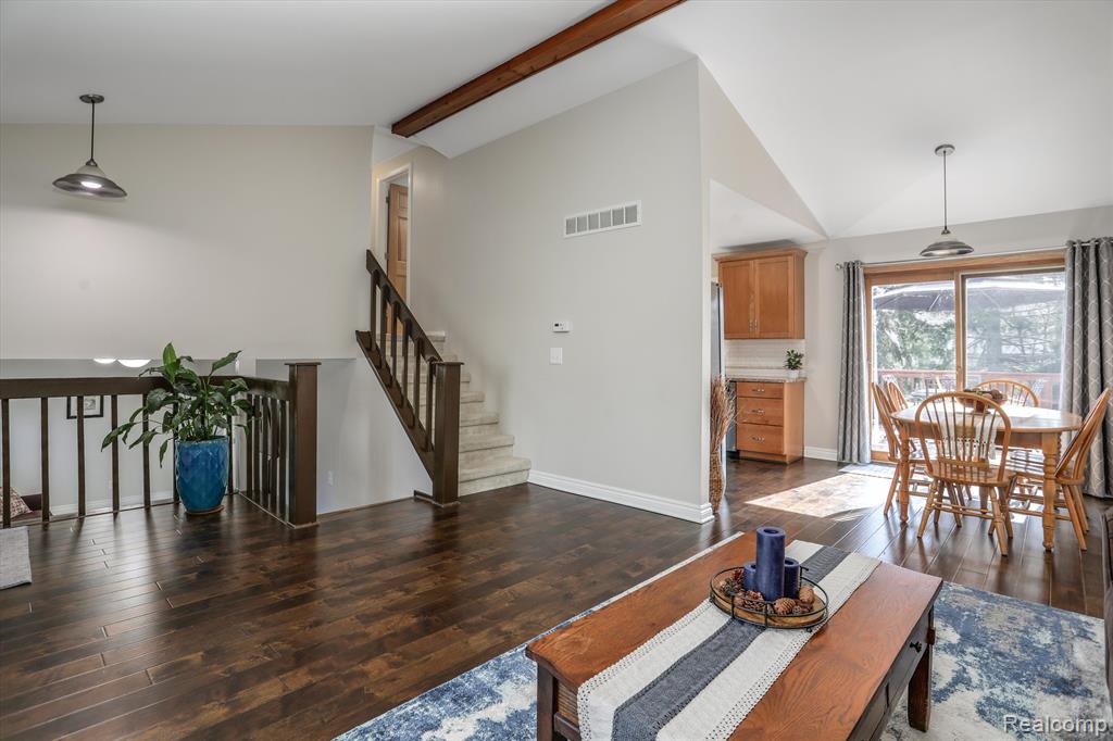 2063 Warrington Road Rochester Hills, MI 48307 - Photo 9 of 32