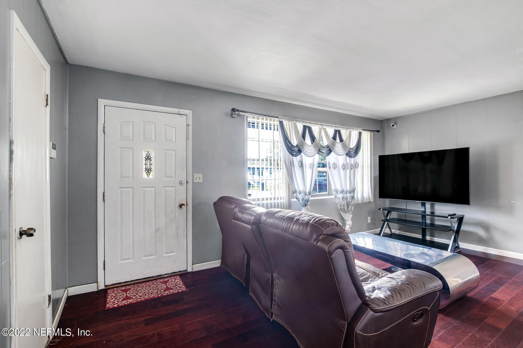 2805 Adele Road Jacksonville, FL 32216 - Photo 9 of 66 DSC_2116_HDR01