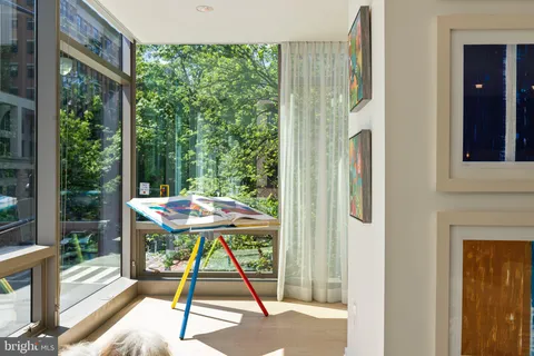 a close up view of a washer and dryer