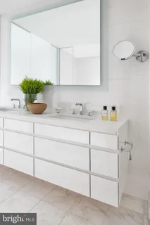 $2,875,000 | 2501 M Street Northwest, Unit 203, Washington, DC 20037