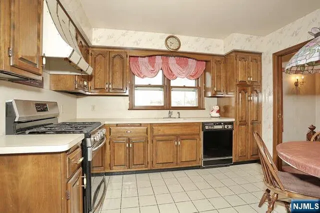 $895,000 | 75 Cleveland Street, Hackensack, NJ 07601