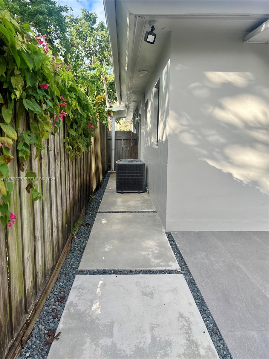 3532 Thomas Avenue, Unit 3532 Miami, FL 33133 - Photo 23 of 24 a view of a pathway with a pathway