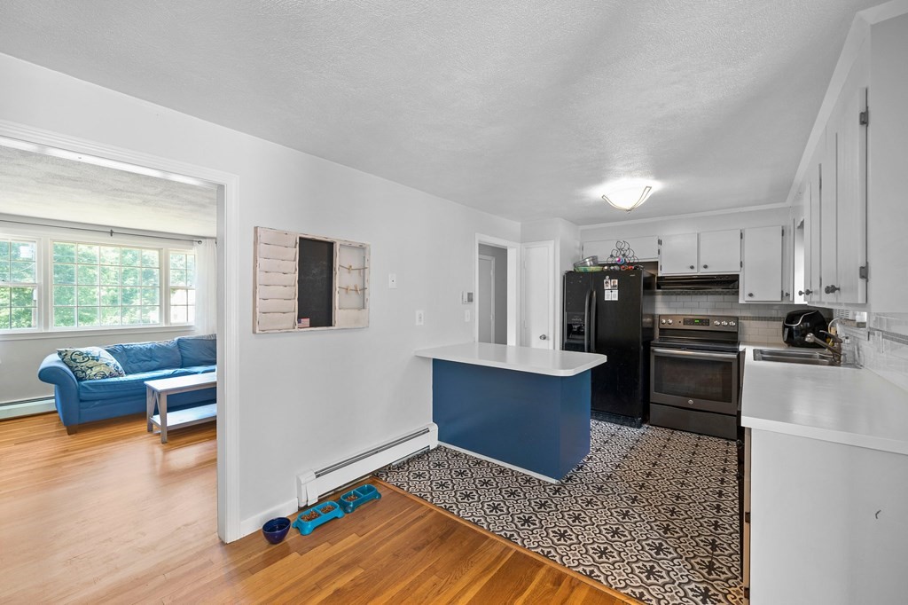 132 Old Farm Road Hanover, MA 02339 - Photo 3 of 22 Gallery Image 3