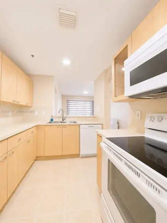 $2,600 | 6670 Northwest 114th Avenue, Unit 603, Doral, FL 33178