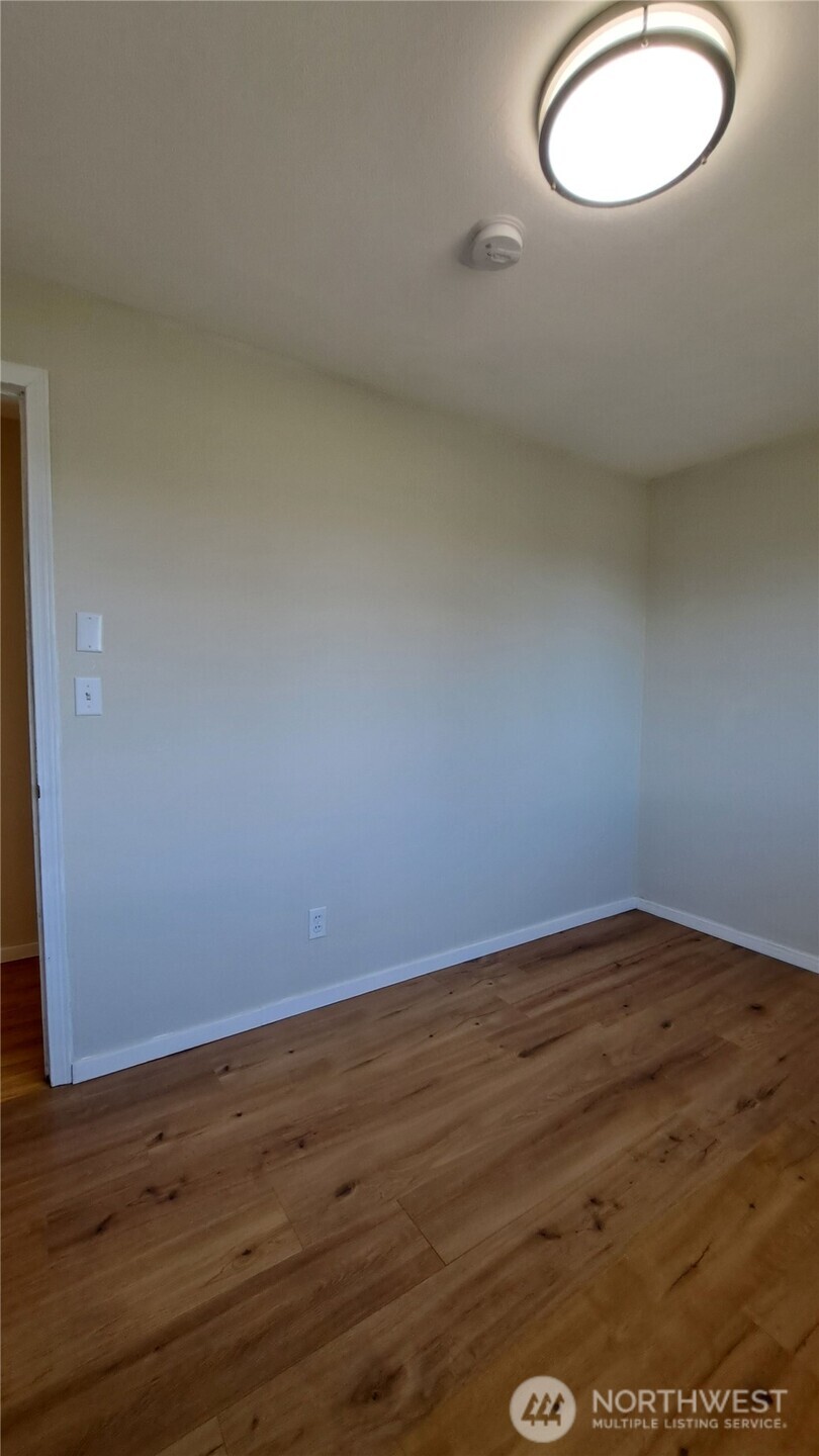 3259 Wright Avenue Bremerton, WA 98310 - Photo 13 of 25