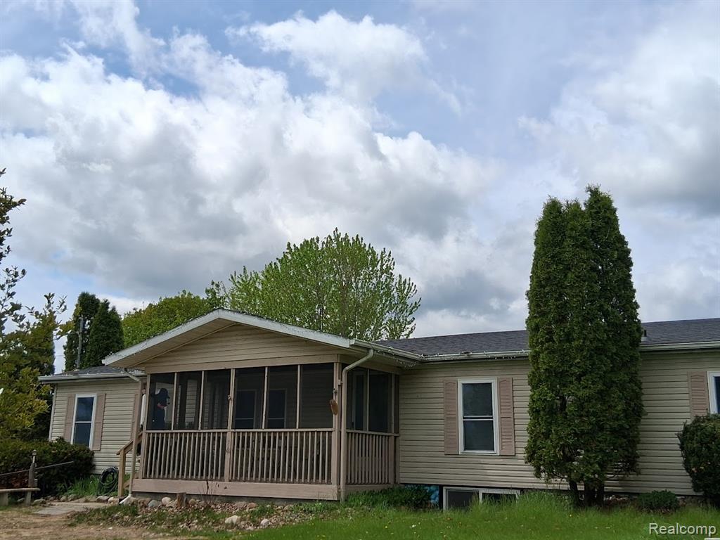 10055 North Genesee Road Mount Morris, MI 48458 - Photo 2 of 43