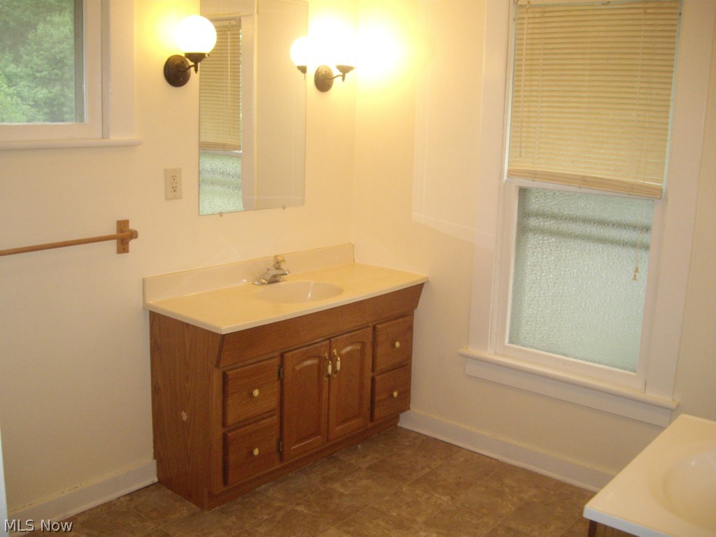 1370 Secrest Road Wooster, OH 44691 - Photo 11 of 14 Full bath on 2nd floor