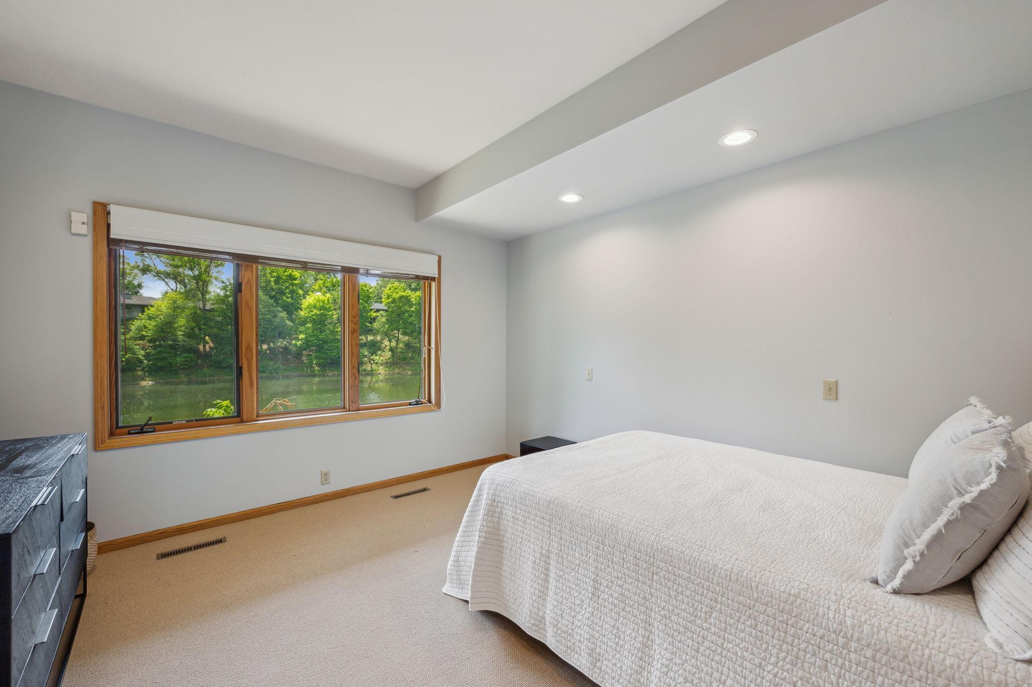 4696 Old Kent Road Deephaven, MN 55331 - Photo 20 of 35 Gallery Image 20