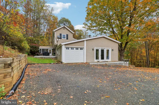 $765,000 | 9830 Wineberry Road, Marshall, VA 20115