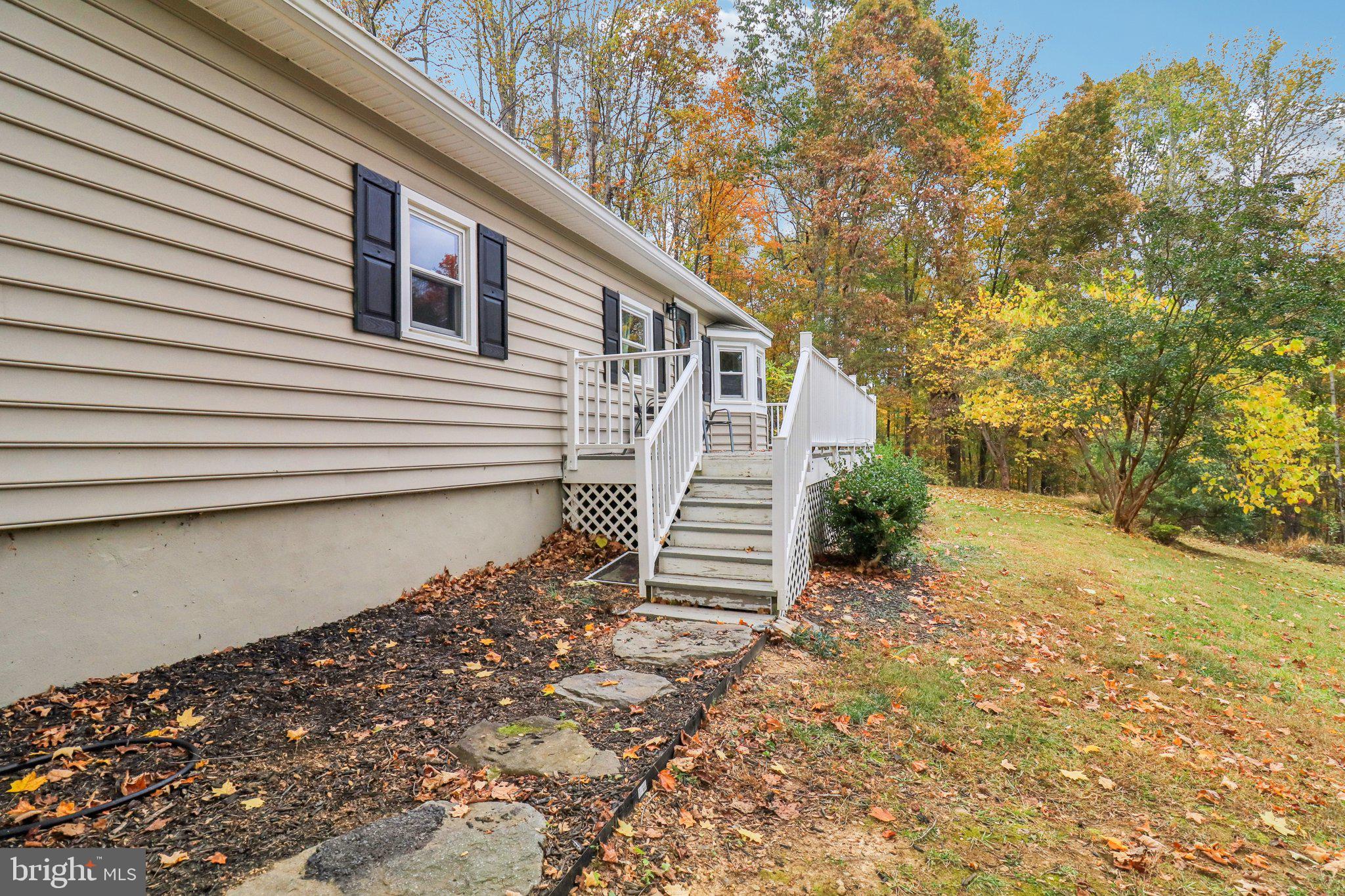 9830 Wineberry Road Marshall, VA 20115 - Photo 8 of 105