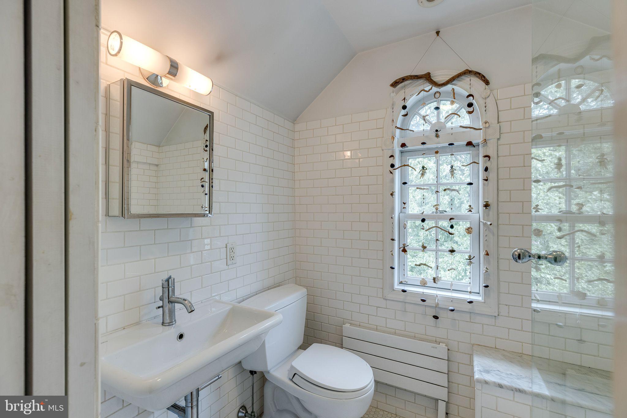 1509 Cliff Road Wynnewood, PA 19096 - Photo 21 of 28 Third Floor Full Bathroom