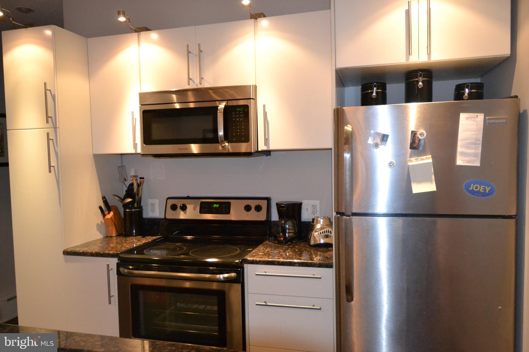 1819 Spruce Street, Unit 1R Philadelphia, PA 19103 - Photo 2 of 17