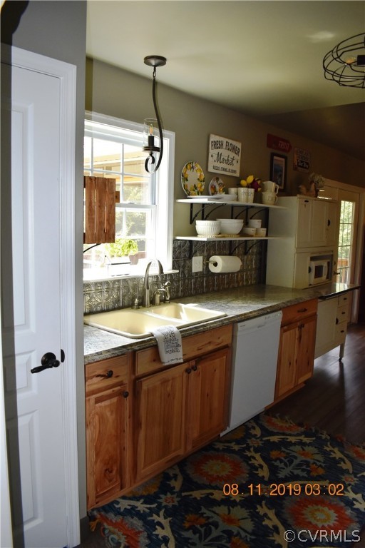 740 Robertsons Road Blackstone, VA 23824 - Photo 8 of 36 Gallery Image 8