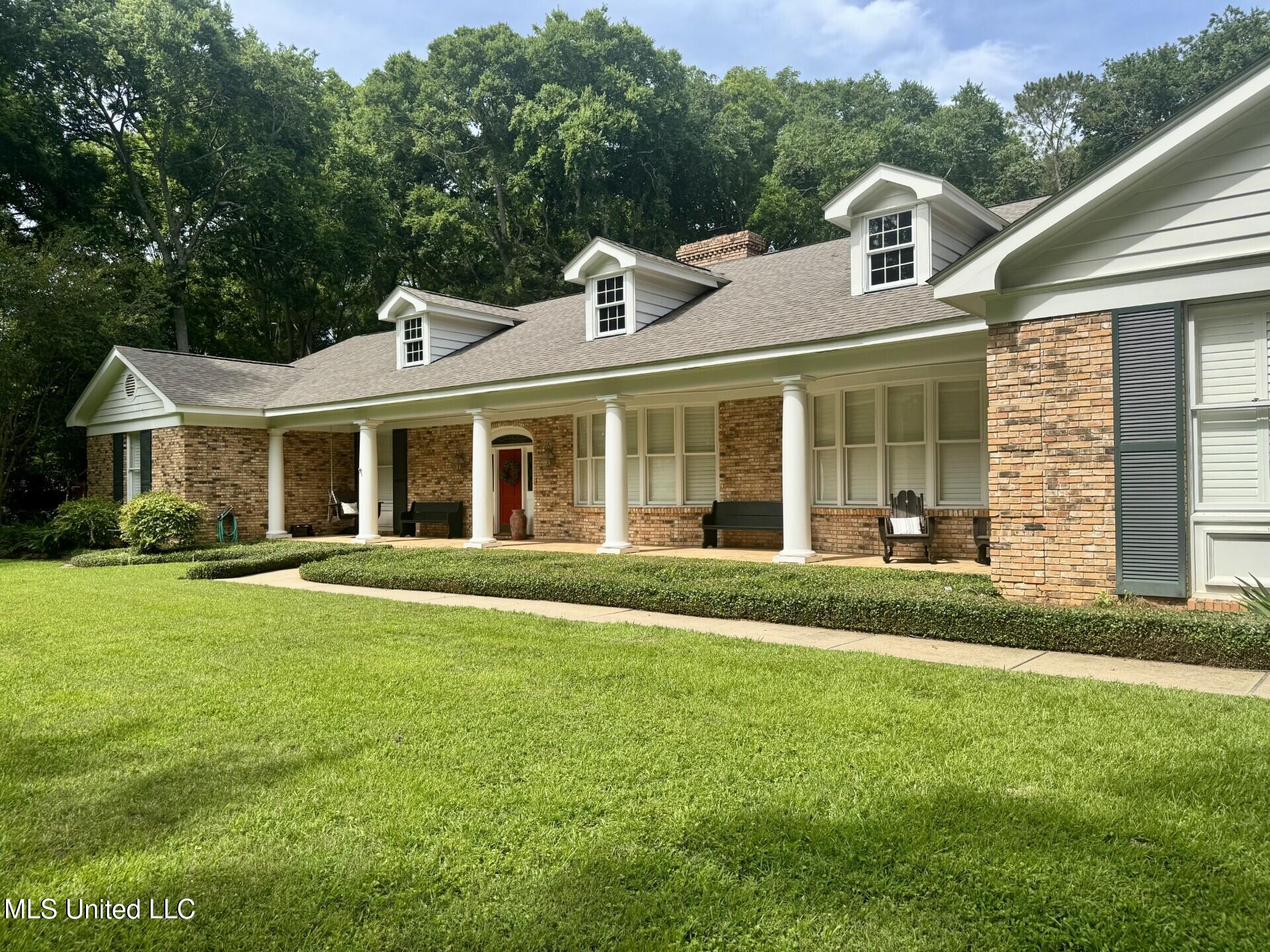 305 Creek Bend Road Natchez, MS 39120 - Photo 12 of 84 thumbnail_FullSizeRender.jpg305 new 4