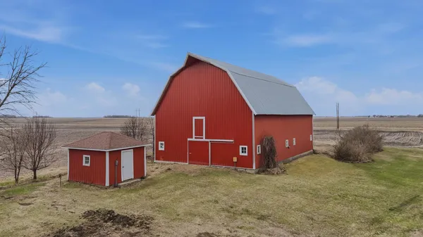 $359,900 | 2180 460th Street, Hanley Falls, MN 56245