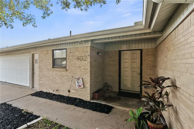 $289,999 | 402 June Street, Bryan, TX 77802