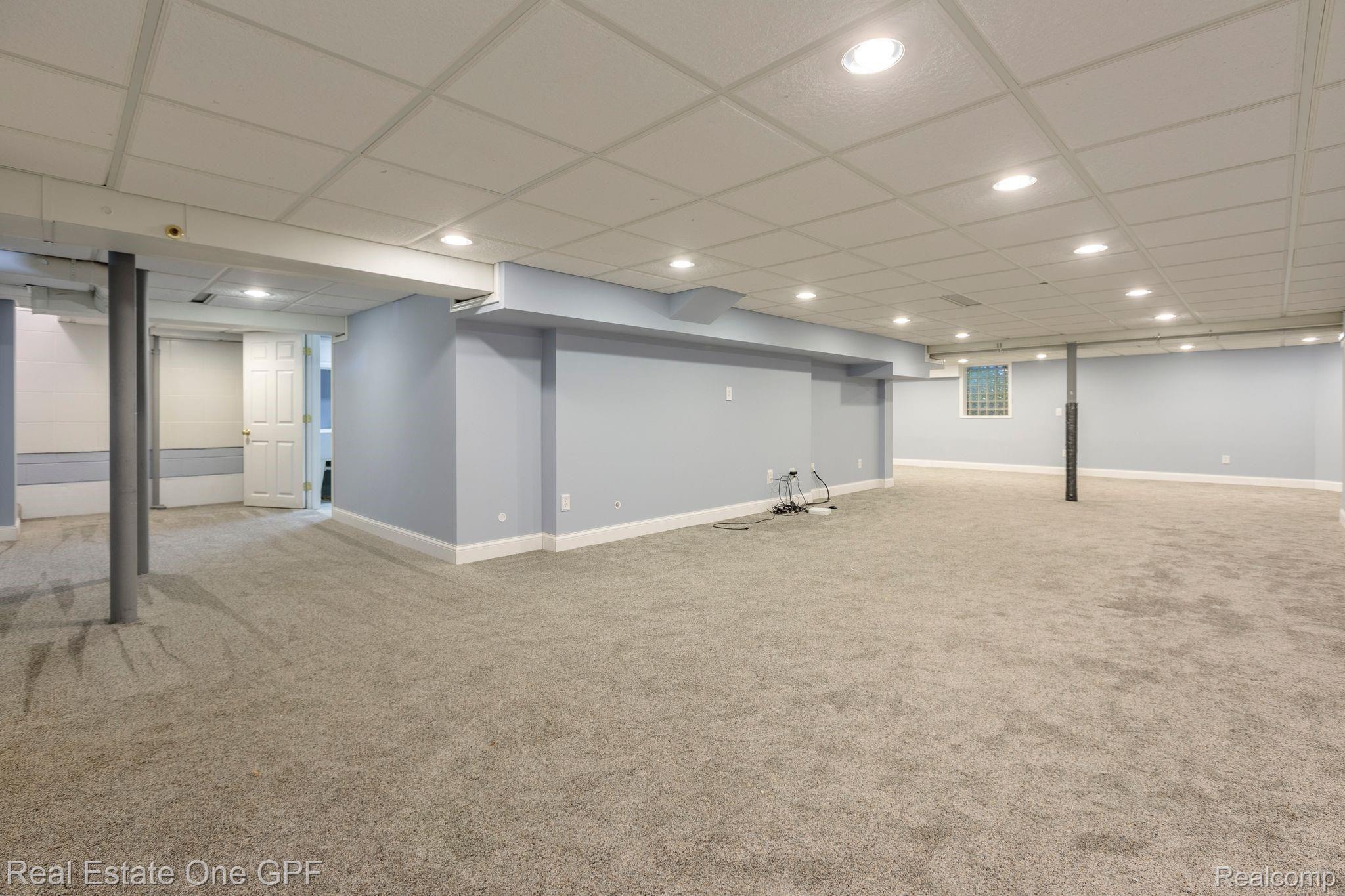 423 Barclay Road Grosse Pointe, MI 48236 - Photo 21 of 36 423 Barclay Rd-22.jpg
