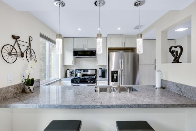 $4,500 | 2274 North Indian Canyon Drive, Unit C, Palm Springs, CA 92262