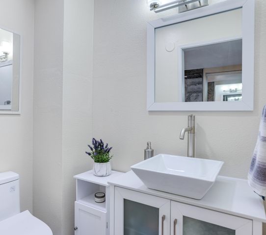 $4,500 | 2274 North Indian Canyon Drive, Unit C, Palm Springs, CA 92262