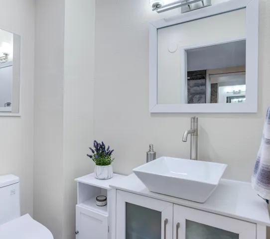 $4,500 | 2274 North Indian Canyon Drive, Unit C, Palm Springs, CA 92262