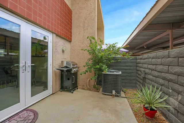 $4,500 | 2274 North Indian Canyon Drive, Unit C, Palm Springs, CA 92262