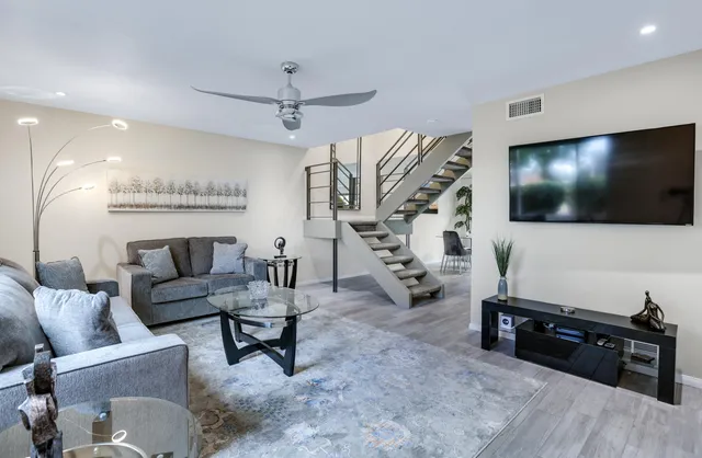 $4,500 | 2274 North Indian Canyon Drive, Unit C, Palm Springs, CA 92262