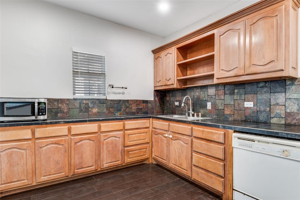 616 Wayne Street Dallas, TX 75223 - Photo 9 of 25