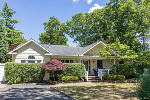 $765,000 | 229 Alexander Avenue, Nesconset, NY 11767