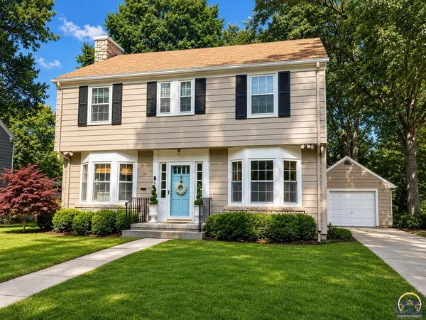$275,000 | 1811 Southwest Oakley Avenue, Topeka, KS 66604