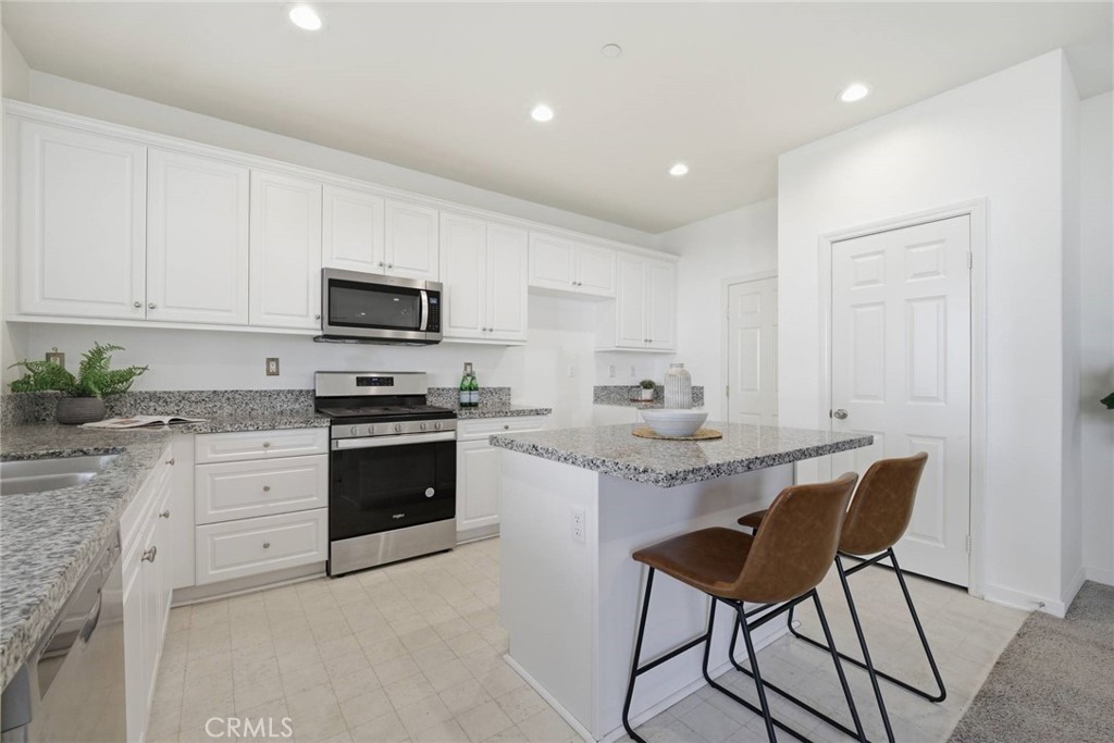 9657 Summertime Terrace Riverside, CA 92508 - Photo 5 of 22