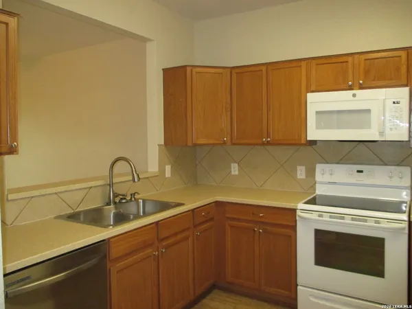 $1,550 | 13530 Bristow Dawn, San Antonio, TX 78217