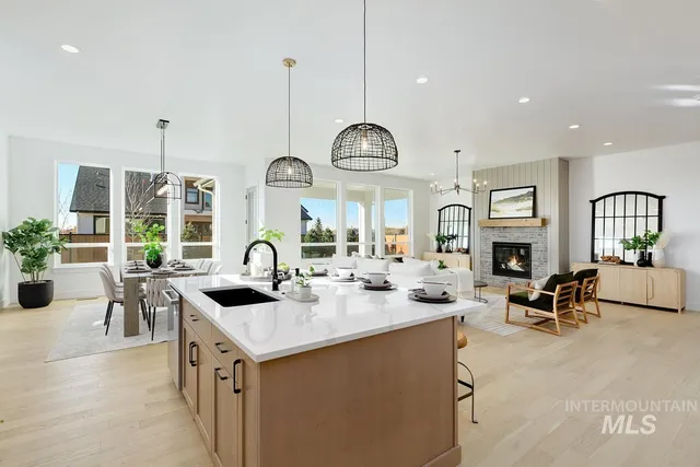 $869,900 | 21895 Paint Avenue, Star, ID 83669