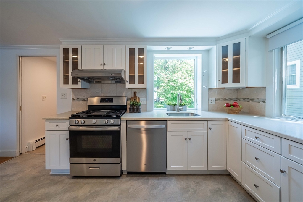 69 Harding Road Lexington, MA 02420 - Photo 8 of 42 Gallery Image 8