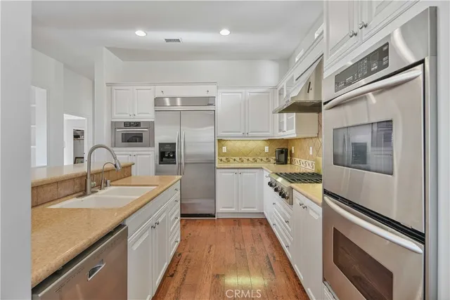 $825,000 | 27976 Red Pine Court, Valencia, CA 91354