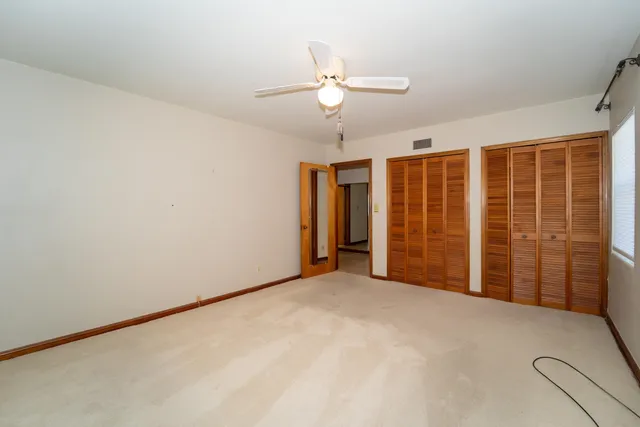 a view of a livingroom with an empty space