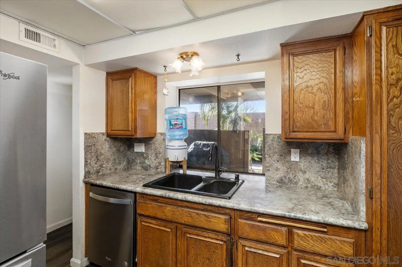 17548 Ashburton Road Rancho Bernardo, CA 92128 - Photo 12 of 24