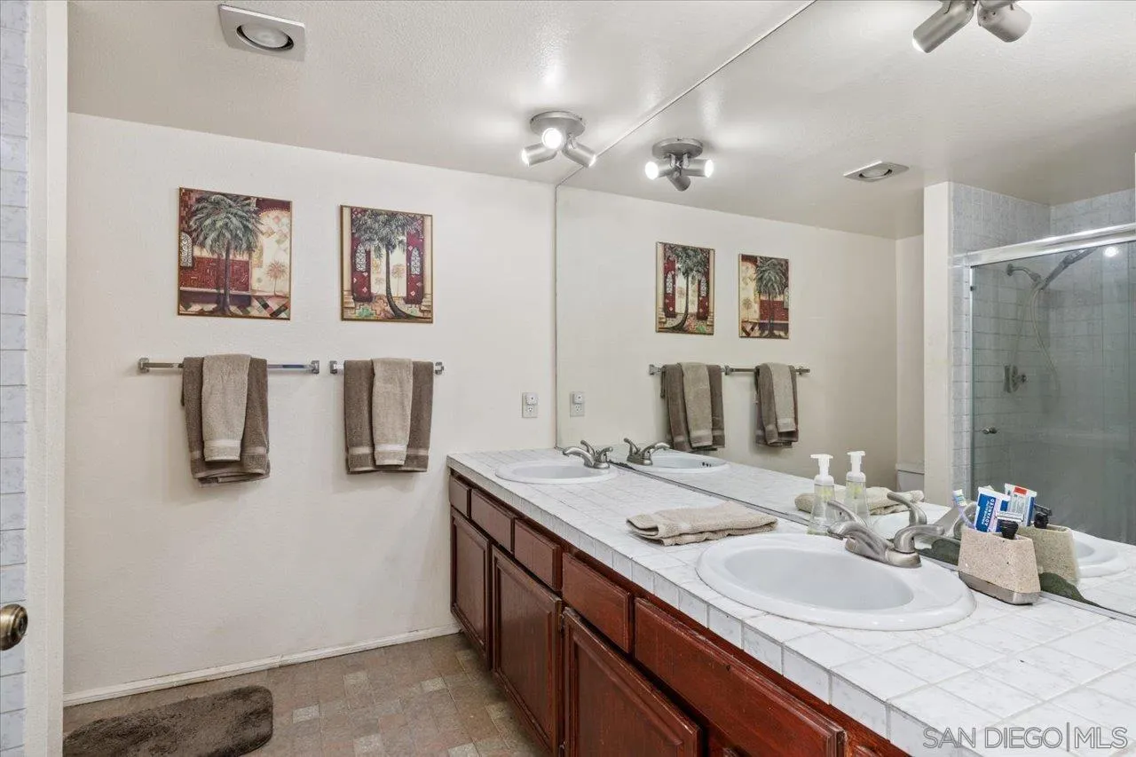 17548 Ashburton Road Rancho Bernardo, CA 92128 - Photo 18 of 24