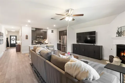 $334,999 | 11028 Los Alamos Drive, Aubrey, TX 76227