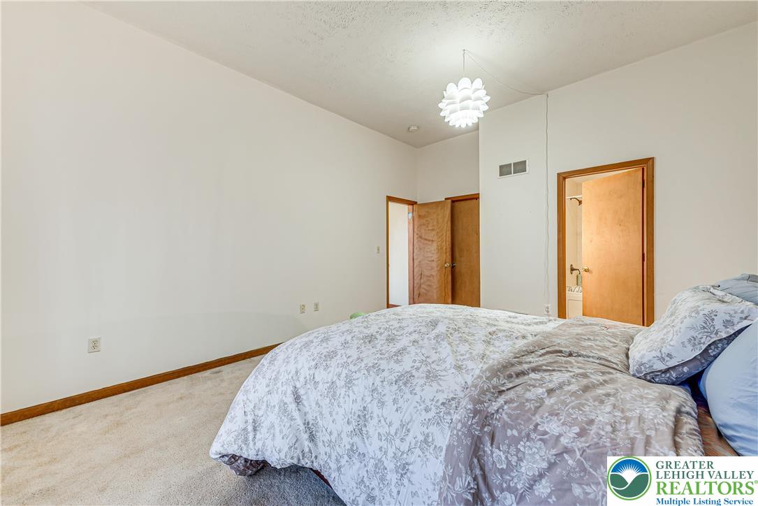 1624 Cotswald Road Tobyhanna, PA 18466 - Photo 21 of 43 Gallery Image 21